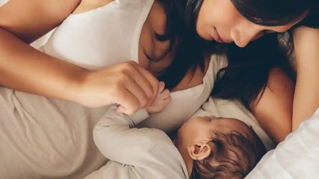 3 Myths and Facts about Sleep and&nbsp;Breastfeeding
